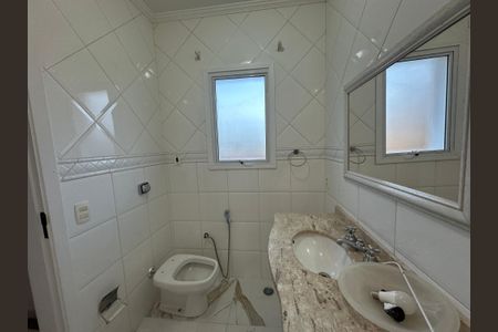Casa de condomínio para alugar com 450m², 4 quartos e 4 vagasBanheiro da Suíte 3