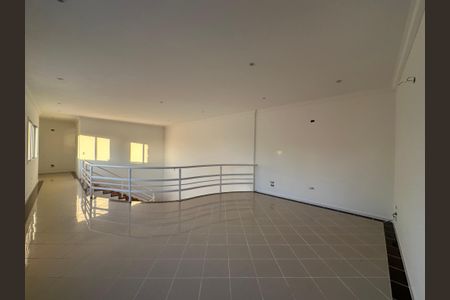Casa de condomínio para alugar com 450m², 4 quartos e 4 vagasSala de TV