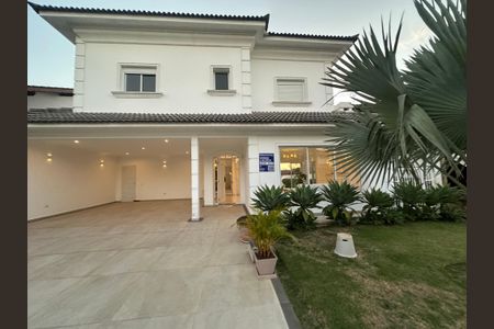 Casa de condomínio para alugar com 450m², 4 quartos e 4 vagasFachada