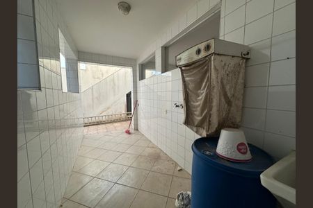 Casa de condomínio para alugar com 450m², 4 quartos e 4 vagasÁrea de Serviço