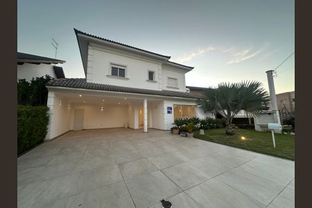 Casa de condomínio para alugar com 450m², 4 quartos e 4 vagasFachada