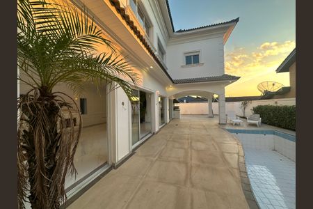 Casa de condomínio para alugar com 450m², 4 quartos e 4 vagasPiscina
