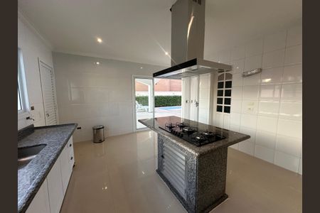 Casa de condomínio para alugar com 450m², 4 quartos e 4 vagasCozinha