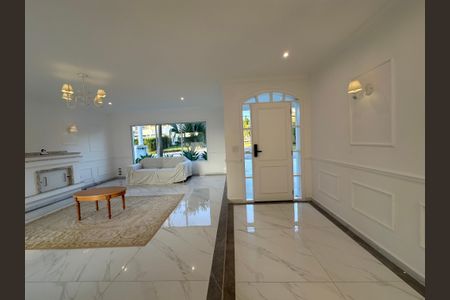 Casa de condomínio para alugar com 450m², 4 quartos e 4 vagasSala