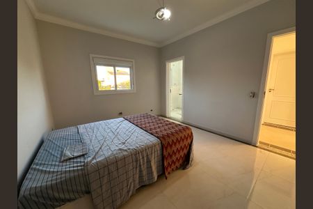 Casa de condomínio para alugar com 450m², 4 quartos e 4 vagasSuíte 3