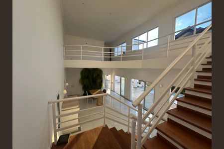 Casa de condomínio para alugar com 450m², 4 quartos e 4 vagasHall social