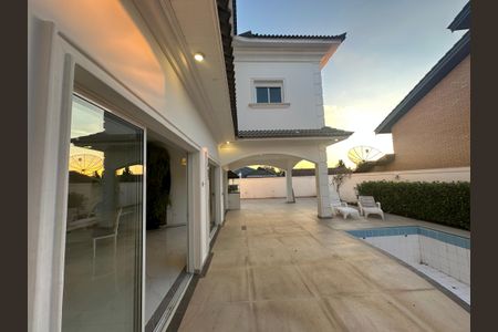 Casa de condomínio para alugar com 450m², 4 quartos e 4 vagasPiscina