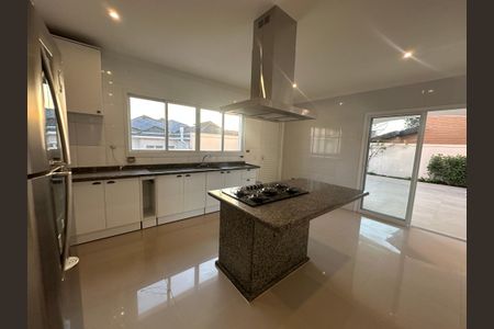 Casa de condomínio para alugar com 450m², 4 quartos e 4 vagasCozinha