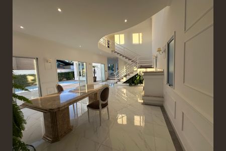 Casa de condomínio para alugar com 450m², 4 quartos e 4 vagasSala de Jantar