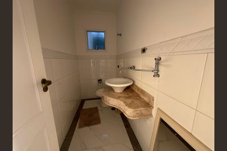Casa de condomínio para alugar com 450m², 4 quartos e 4 vagasLavabo