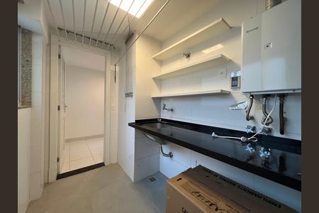 Apartamento para alugar com 229m², 4 quartos e 2 vagas