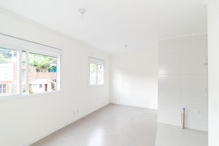 Sala/Quarto de kitnet/studio para alugar com 1 quarto, 28m² em Campo Novo, Porto Alegre