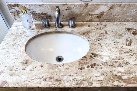 Apartamento à venda com 107m², 3 quartos e 2 vagasBanheiro da Suíte