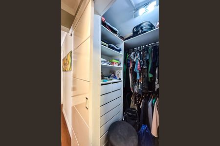 Apartamento à venda com 107m², 3 quartos e 2 vagasCloset da suíte