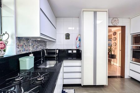 Apartamento à venda com 107m², 3 quartos e 2 vagasCozinha