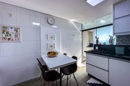 Apartamento à venda com 107m², 3 quartos e 2 vagasCozinha
