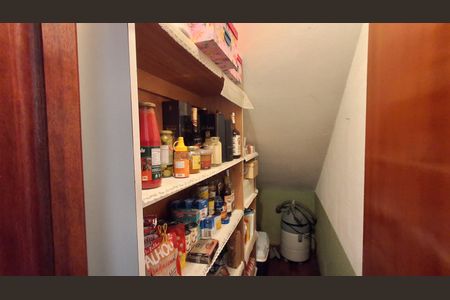 Casa à venda com 240m², 3 quartos e 4 vagas Casa à venda com 240m², 3 quartos e 4 vagasDespensa