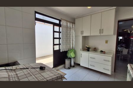Casa à venda com 240m², 3 quartos e 4 vagas Casa à venda com 240m², 3 quartos e 4 vagasÁrea de Serviço