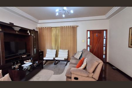 Casa à venda com 240m², 3 quartos e 4 vagas Casa à venda com 240m², 3 quartos e 4 vagasSala