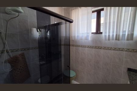 Casa à venda com 240m², 3 quartos e 4 vagas Casa à venda com 240m², 3 quartos e 4 vagasBanheiro Social