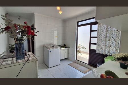 Casa à venda com 240m², 3 quartos e 4 vagas Casa à venda com 240m², 3 quartos e 4 vagasÁrea de Serviço