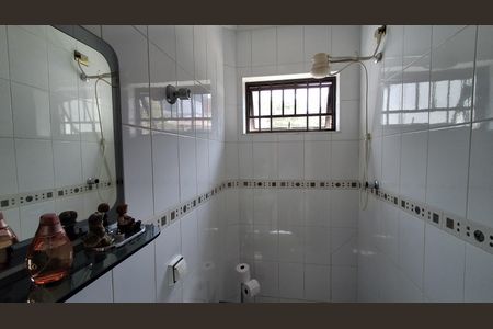Casa à venda com 240m², 3 quartos e 4 vagas Casa à venda com 240m², 3 quartos e 4 vagasBanheiro Social 2