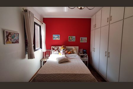 Casa à venda com 240m², 3 quartos e 4 vagas Casa à venda com 240m², 3 quartos e 4 vagasQuarto 1