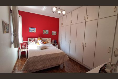 Casa à venda com 240m², 3 quartos e 4 vagas Casa à venda com 240m², 3 quartos e 4 vagasQuarto 1