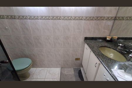 Casa à venda com 240m², 3 quartos e 4 vagas Casa à venda com 240m², 3 quartos e 4 vagasBanheiro Social