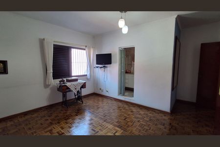 Casa à venda com 240m², 3 quartos e 4 vagas Casa à venda com 240m², 3 quartos e 4 vagasSuíte
