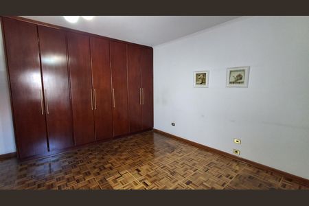 Casa à venda com 240m², 3 quartos e 4 vagas Casa à venda com 240m², 3 quartos e 4 vagasSuíte