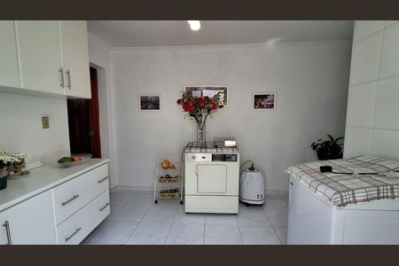 Casa à venda com 240m², 3 quartos e 4 vagas Casa à venda com 240m², 3 quartos e 4 vagasÁrea de Serviço