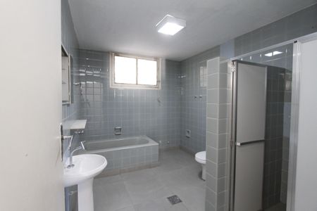 Casa para alugar com 280m², 5 quartos e 3 vagasBanheiro Social