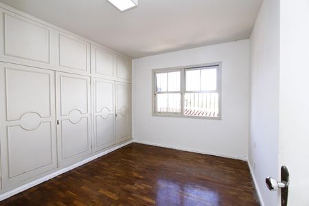 Casa para alugar com 280m², 5 quartos e 3 vagasQuarto 4