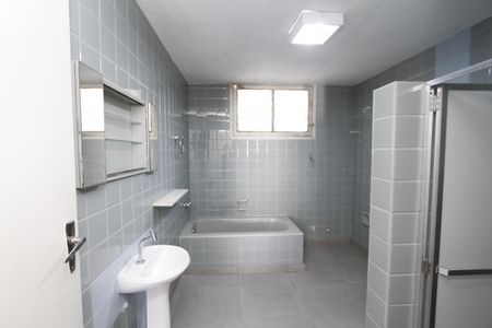 Casa para alugar com 280m², 5 quartos e 3 vagasBanheiro Social