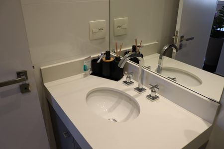 Apartamento à venda com 86m², 2 quartos e 2 vagas Apartamento à venda com 86m², 2 quartos e 2 vagasBanheiro Social