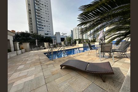 Apartamento à venda com 86m², 2 quartos e 2 vagas Apartamento à venda com 86m², 2 quartos e 2 vagasÁrea comum - Piscina