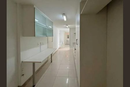 Apartamento para alugar com 138m², 3 quartos e 2 vagas