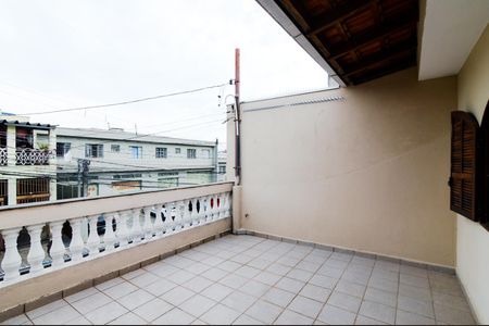 Casa à venda com 180m², 3 quartos e 2 vagasVaranda