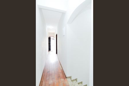 Casa à venda com 180m², 3 quartos e 2 vagasCorredor 