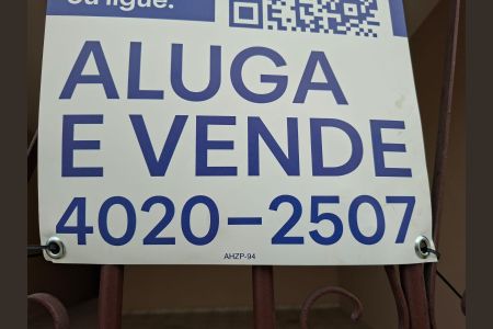 Casa à venda com 180m², 3 quartos e 2 vagas Casa à venda com 180m², 3 quartos e 2 vagasPlaca