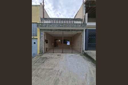 Casa à venda com 180m², 3 quartos e 2 vagas Casa à venda com 180m², 3 quartos e 2 vagasFachada
