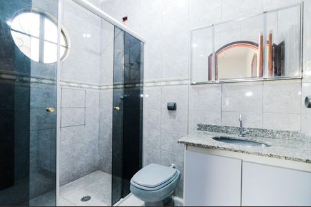 Casa à venda com 180m², 3 quartos e 2 vagasBanheiro da Suíte