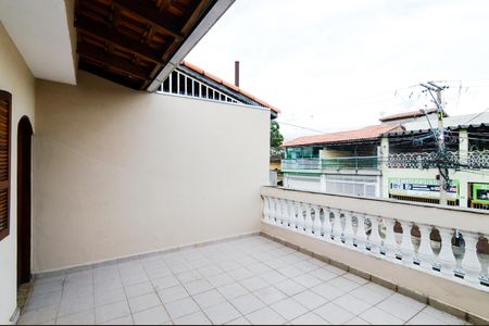 Casa à venda com 180m², 3 quartos e 2 vagasVaranda