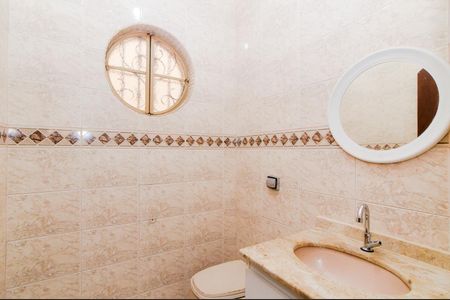 Casa à venda com 180m², 3 quartos e 2 vagasLavabo
