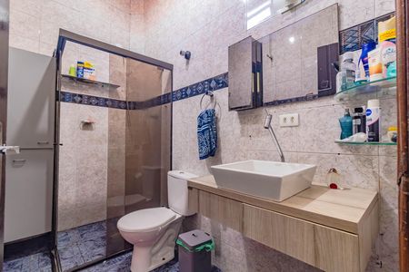 Casa à venda com 120m², 2 quartos e 1 vaga Casa à venda com 120m², 2 quartos e 1 vagaBanheiro social