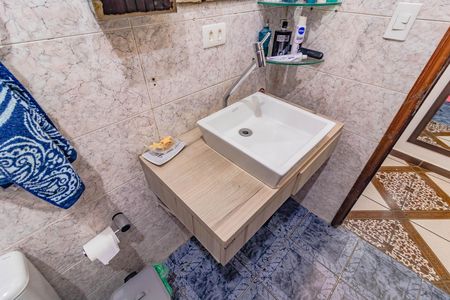 Casa à venda com 120m², 2 quartos e 1 vaga Casa à venda com 120m², 2 quartos e 1 vagaBanheiro social