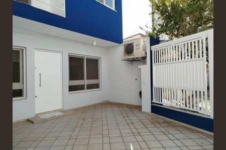 Casa para alugar com 150m², 3 quartos e 1 vaga Casa para alugar com 150m², 3 quartos e 1 vagaGaragem