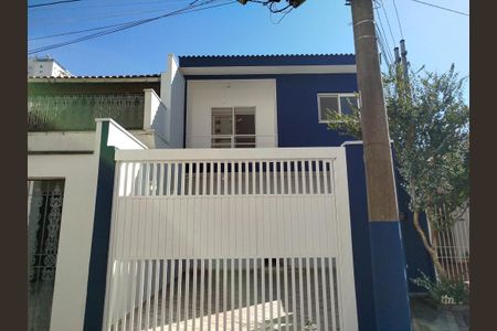 Casa para alugar com 150m², 3 quartos e 1 vaga Casa para alugar com 150m², 3 quartos e 1 vagaFachada