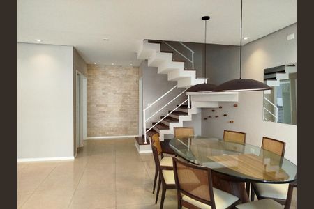 Casa para alugar com 150m², 3 quartos e 1 vaga Casa para alugar com 150m², 3 quartos e 1 vagaSala